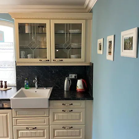 Im Limonadenhaus - Adults Only